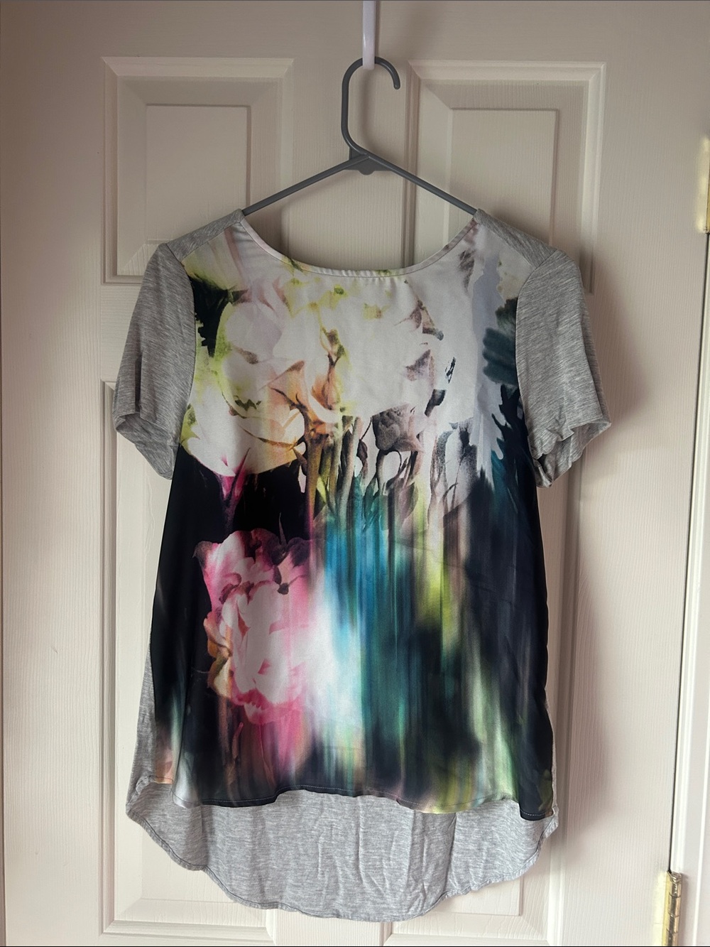 Women's Short Sleeve Floral-Print Tee in Multi-Color